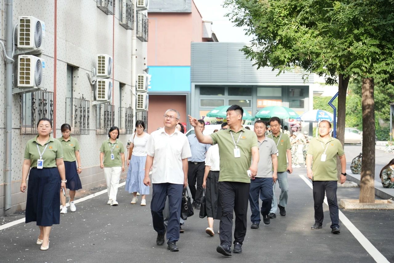 媒体看冶金图片